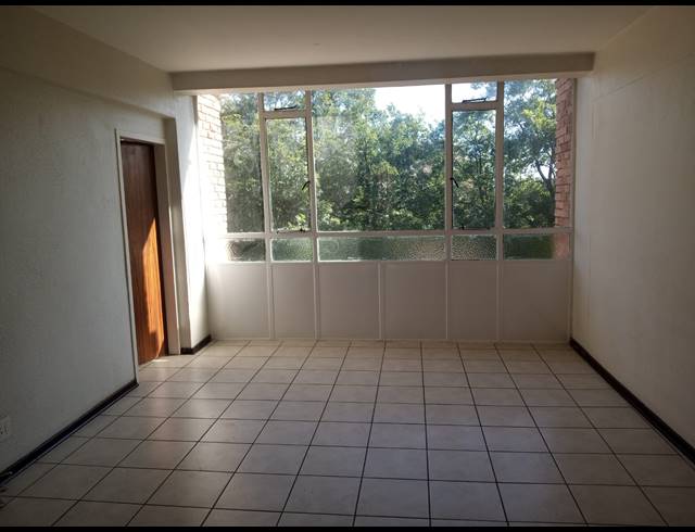 1 BEDROOM SECTIONAL TITLE FOR SALE IN PARKDENE